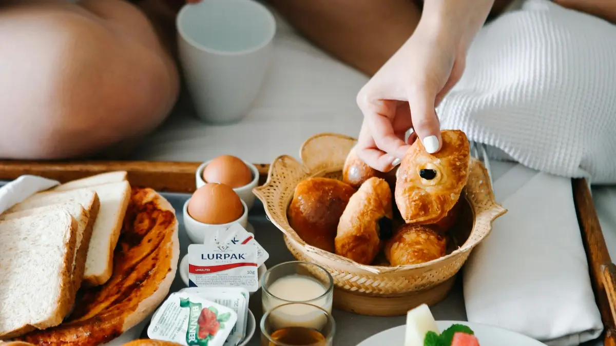 Brands in ZW: Find Costa Rica ShareChat Creators & Win