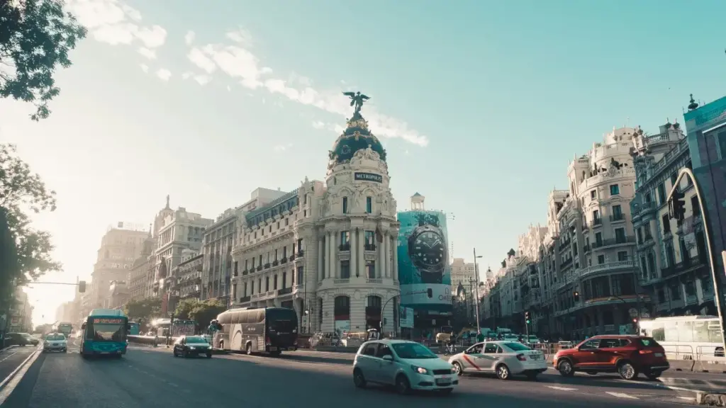 Discover practical ways for Zimbabwe advertisers to find Azerbaijan LinkedIn creators and boost social engagement today.