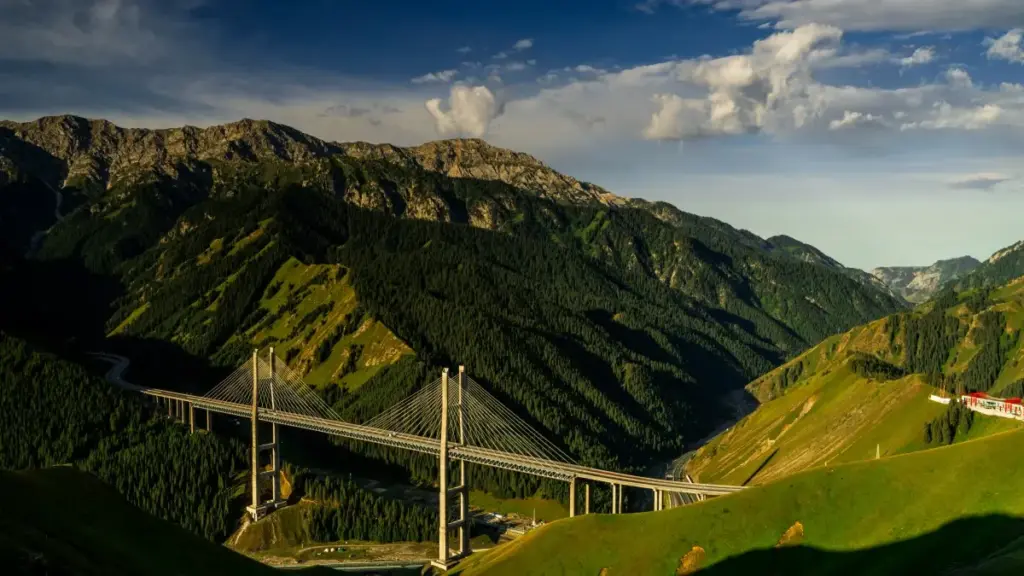 Practical guide for Zimbabwe advertisers to locate Cambodian WhatsApp creators for giveaway campaigns, with platform tips, outreach scripts, and localised tactics.