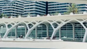 Practical guide for Zimbabwean creators on finding and pitching Iraq brands on Threads to join music trend collabs — tactics, outreach scripts, and localised tips.