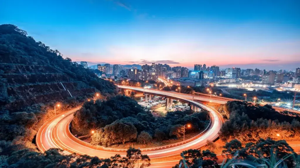 Practical guide for Zimbabwe advertisers to find Serbia Facebook creators and run flash-sale hype campaigns with step-by-step tactics and localised examples.