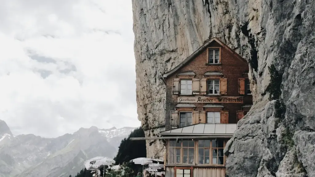 Practical guide for Zimbabwean advertisers to locate and work with Colombia OnlyFans creators to boost product awareness globally—tactics, platforms, risks, and tools.