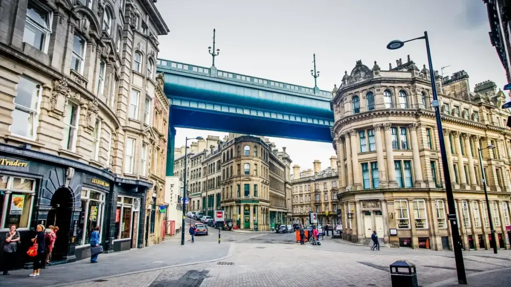 Practical playbook for Zimbabwean creators who want Chilean brands to sponsor Apple Music game-stream content — outreach scripts, targeting, legal notes, and promo tactics.